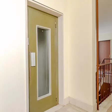 Al 46 Di - Domus Contus E Parking!